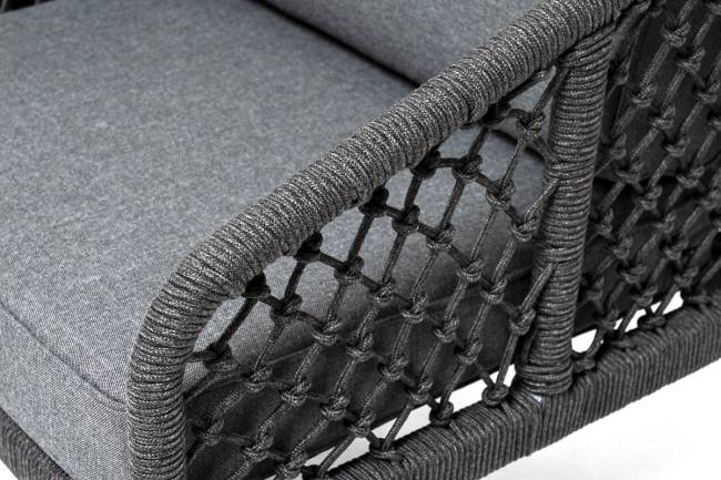 "Канны" диван 2-местный плетеный из роупа (узелки), каркас алюминий темно-серый (RAL7024) муар, роуп темно-серый круглый, ткань темно-серая 027