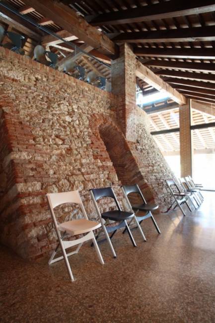 Стул пластиковый складной Compact красный 435х470х775 мм