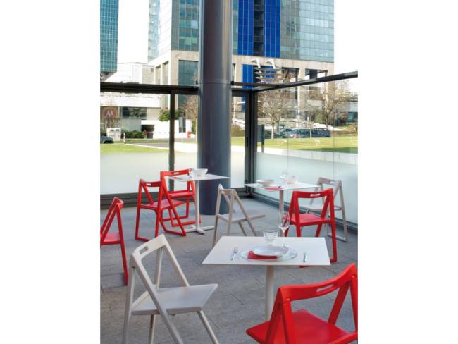 Стул пластиковый складной Enjoy красный 490х500х775 мм