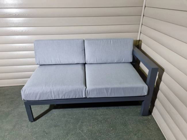 Диван двухместный из алюминия Graphite R Диван двухместный из алюминия Graphite R