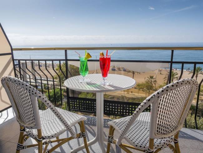 Стол пластиковый обеденный Step + Step Mini белый Ø605х400-765 мм